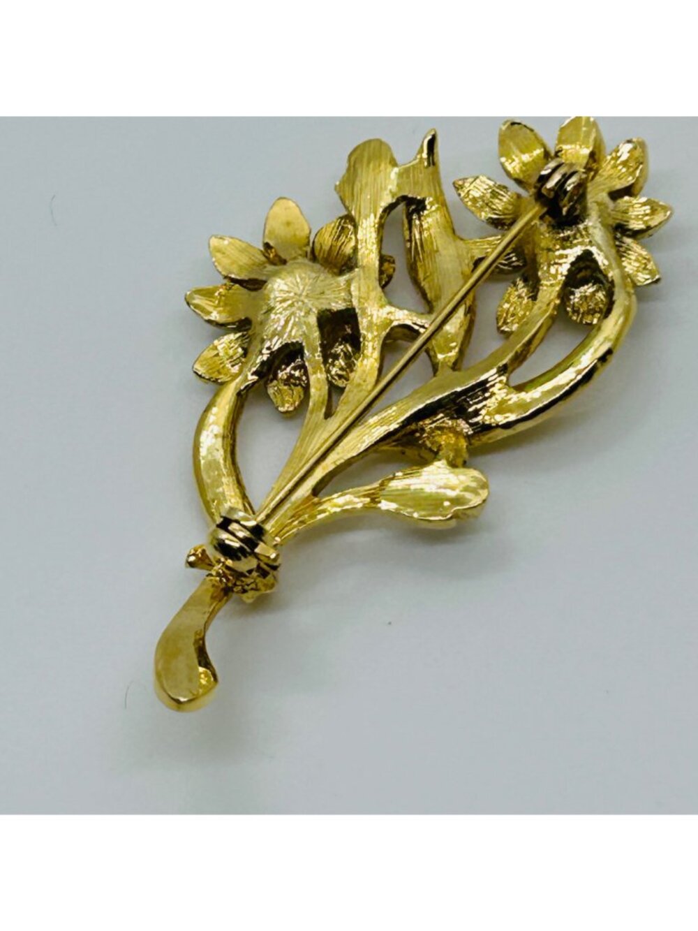 Flower Brooch Pin Gold Tone With Clear Rhinestones Silver Floral Spray Vintage - Picture 8 of 10